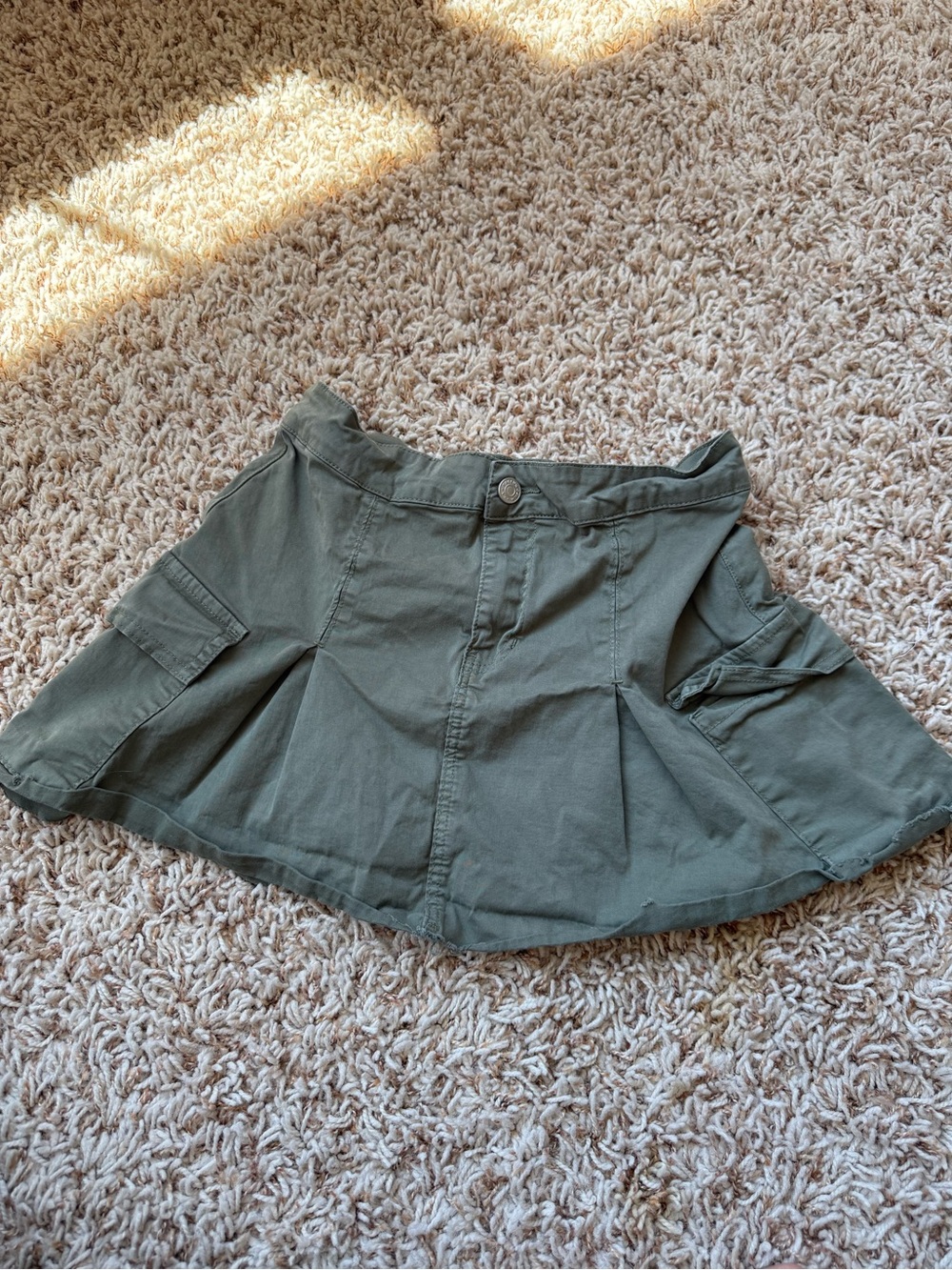Garage& Urban Outfitters crop tops & Pacsun skirt - Picture 8 of 8